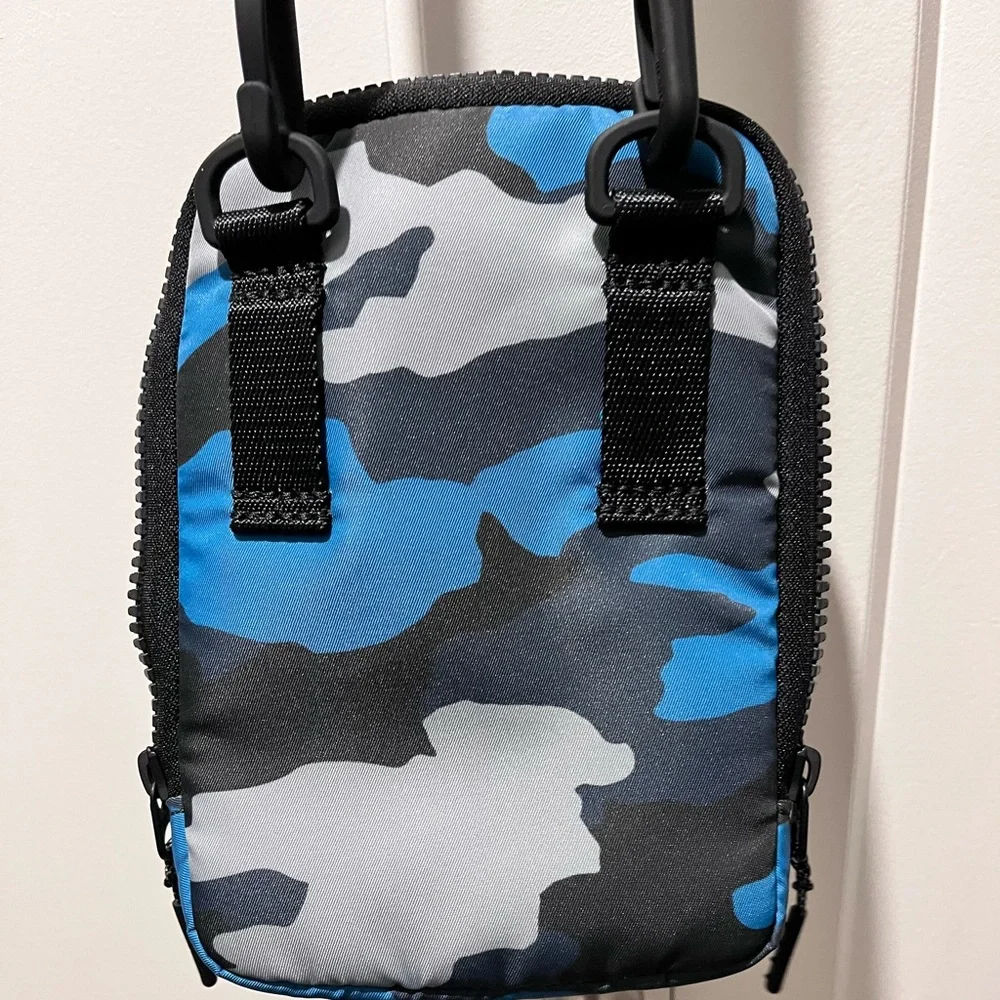 Lululemon Athletica Pre-Loved Authentic Easy Access Heritage 365 Camo Crossbody - Picture 12 of 15